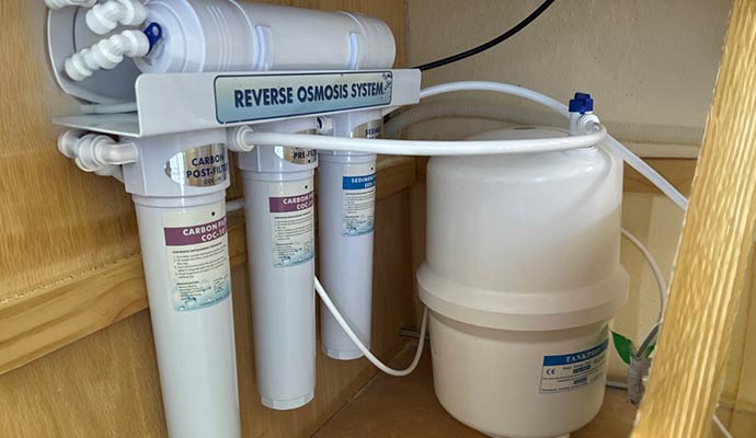 A multi-stage Reverse Osmosis (RO) water purification system