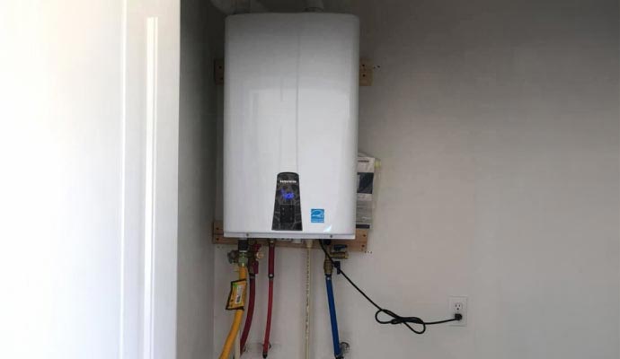 Wall mounted tankless water heater unit