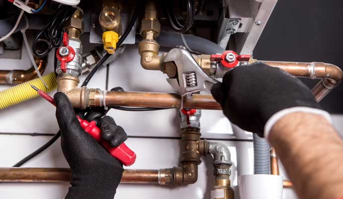 Plumber fixing tapware