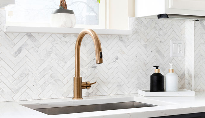 Modern kitchen sink faucet