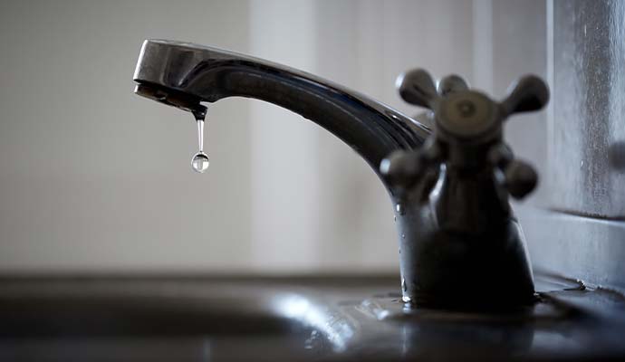 Water dripping from faucet