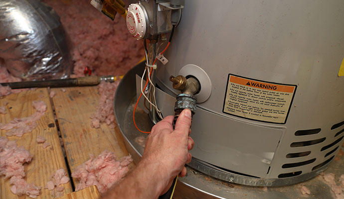 Water heater flushing service
