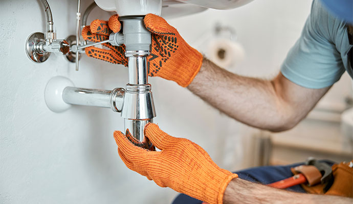 Professional sink pipe maintenance service